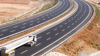 Paralı otobanda rüzgar kavgası