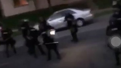 İşte Amerikan askerinin zalimliği: Balkondan görüntü çeken kadına kurşun yağdırdılar