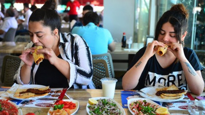 Saat 07.20 Adanalılar kebapçılara akın etti: '3 aydır hasret kalmıştık'