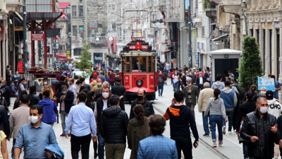 İstiklal Caddesi'nde sosyal mesafe kalmadı
