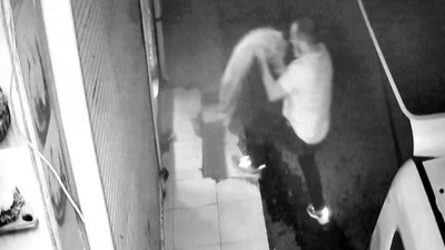 Komşu dükkandan çaldı abisinin işyerinde sattı