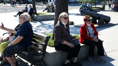 65 yaş üstü vatandaşlara müjde: Sokağa çıkma yasağında yaş sınırlaması ne zaman kaldırılıyor? İşte yeni formül