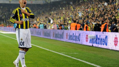 Fenerbahçe'nin efsane ismi Alex de tartışmalara katıldı