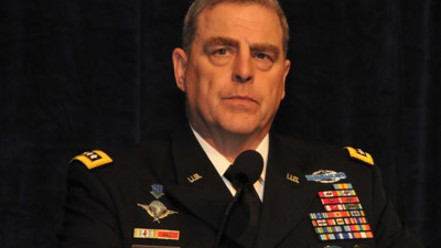 Trump'a bir darbe de Genelkurmay Başkanı'ndan