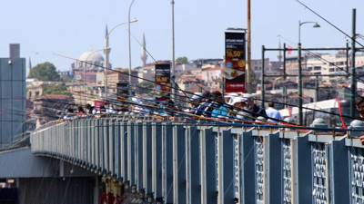 Yine Sağlık Bakanı’nı dinlemediler: Oltalar elimizde korona dibimizde