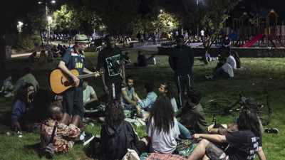 Vur patlasın çal oynasın