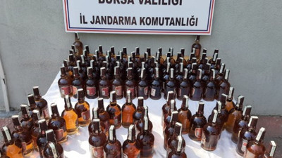 Jandarmaya kaçak içki sattı