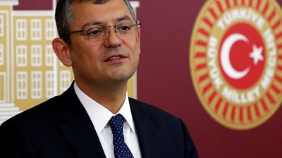 İşte Olcay Kılavuz'un Özgür Özel'e yumruk girişiminden ilk görüntü!