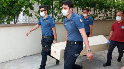 Karısının boğazını kesip teslim oldu