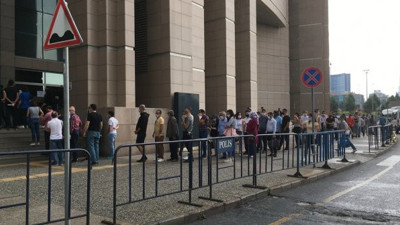 Normalleşme sürecinde anormal kalabalık