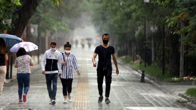 Kırklareli'nde şiddetli sağanak etkili oluyor