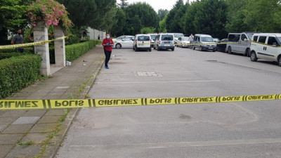 İki komşu, kavgada birbirini vurdu