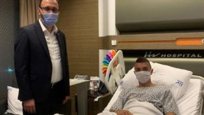 Bakan Kasapoğlu'ndan Muslera'ya ziyaret