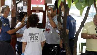 Madde bağımlısını camide maske için uyarınca