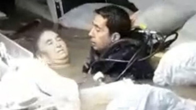 Şiddetli yağış sonrası bir tıp merkezinin bodrum katı! Hayata böyle tutundu