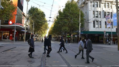 1 günde 102 kişi hayatını kaybetti: Kısıtlamaları geri getirmek zorunda kaldılar