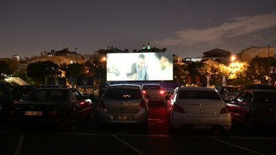 Bahçelievler’de açık havada ‘arabalı sinema’ gecesi