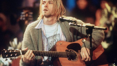 Ünlü sanatçının gitarı 6 milyon dolara satıldı