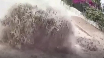 Bodrum'da yer altından aniden fışkırdı