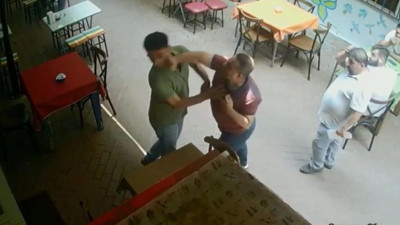 Aydın'da şoke eden olay güvenlik kamerasında! Avukattan eski müvekkile meydan dayağı