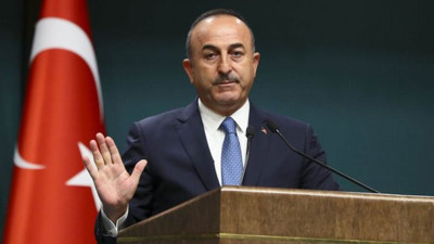 Çavuşoğlu'ndan Macron'a tepki: Silah veriyorsunuz
