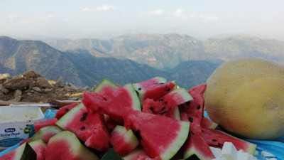 Kahraman Mehmetçiğin “Girilemez” denilen yerde karpuz keyfi… Sizi sevmeyen ölsün