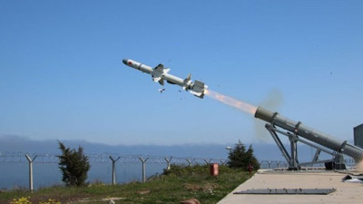 Türkiye'de bir ilk başarıldı: Atmaca hedefini 12'den vurdu