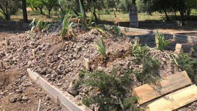 Anne ve 2 çocuğu, yan yana toprağa verildi