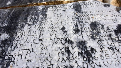 Bodrum'daki restoranların kulakları çınlasın: Komşu ilçede 1720 yıllık fiyat listesi bulundu