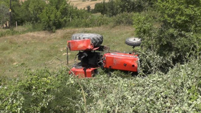 Devrilen traktörün altında kalan sürücüsü öldü