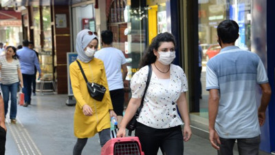 Eğer maske takarken başınız ağrıyorsa dikkat uzmanı nedenini açıkladı