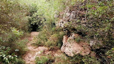 Define mağarası mezarları oluyordu