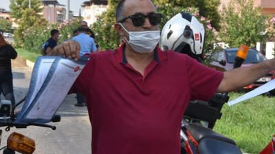 İlçenin göbeğindeki yolu trafiğe kapattı! "Tapulu malın mı" dediler "Evet" dedi