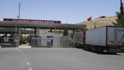 Sınır kapısı sayısı 1'e indirildi! Suriye'ye yardımlar yeniden başlıyor!