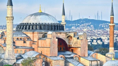 Cemaatlerin 'Ayasofya imamı bizden olsun' kavgası başladı