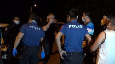 Masa ve sandalyeler havada uçuştu! Polislere korona dayağı