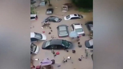 Nehir taştı: Sel suları 140 can aldı