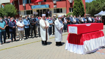 Manisa şehidini son yolculuğuna uğurladı