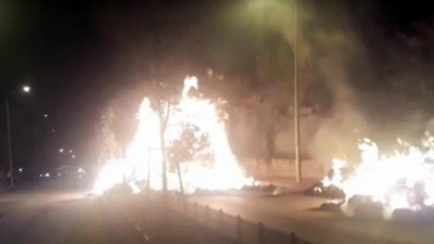 Ot yüklü kamyon alev alev