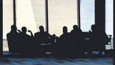 Hem Cumhuriyet gazetesinin hem Sözcü'nün büyük iddiası: "İtirafçı FETÖ'cüler görevde, isim isim liste yayınladılar"