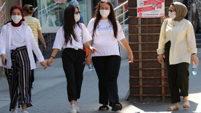 Bolu'da maske takmayan 802 kişiye maske cezası! Para cezaları milyonu buldu