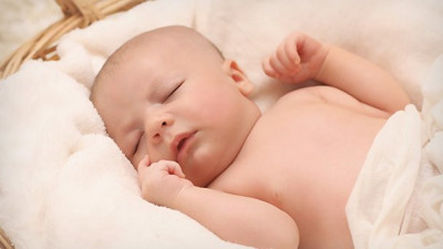 Bebek emziren annelere iyi haber: Virüs bulaşma ihtimali düşük