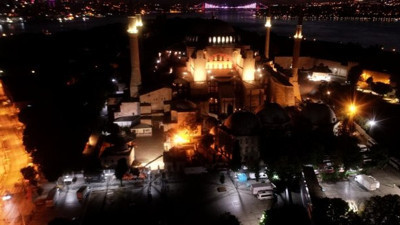 Salavat ve tekbir sesleri yankılandı! Ayasofya'da sabah namazı heyecanı