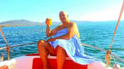 Ölümden 3 saat kulaç atarak kurtuldular