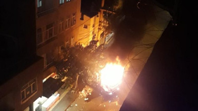 Diyarbakır'da maskeli saldırganlar çöp kamyonunu ateşe verdiler