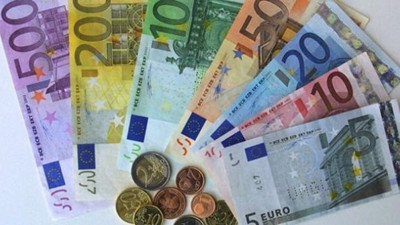 Dolarda bir aydır yaprak kıpırdamadı, euro 8 liranın üzerinde