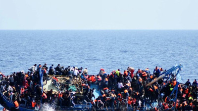 İnsanlık Akdeniz'de boğuldu: Biri bebek 95 kişi ölüme terk edildi