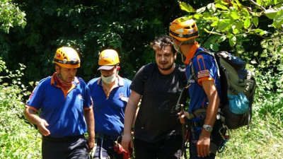 Uludağ'a tırmandı, yükseklik korkusu nedeniyle mahsur kaldı
