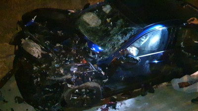 Bursa'da feci kaza! Sürücü ile arkadaşı camdan fırladı