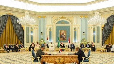 Yemen'de Güney Geçiş Konseyi 'özerklik'ten vazgeçti